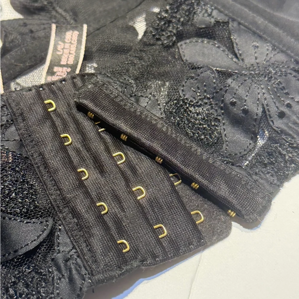 Victoria’s Secret Unlined Black Silky Satin Lace‎ Bralette Bustier Bra Top Sz L